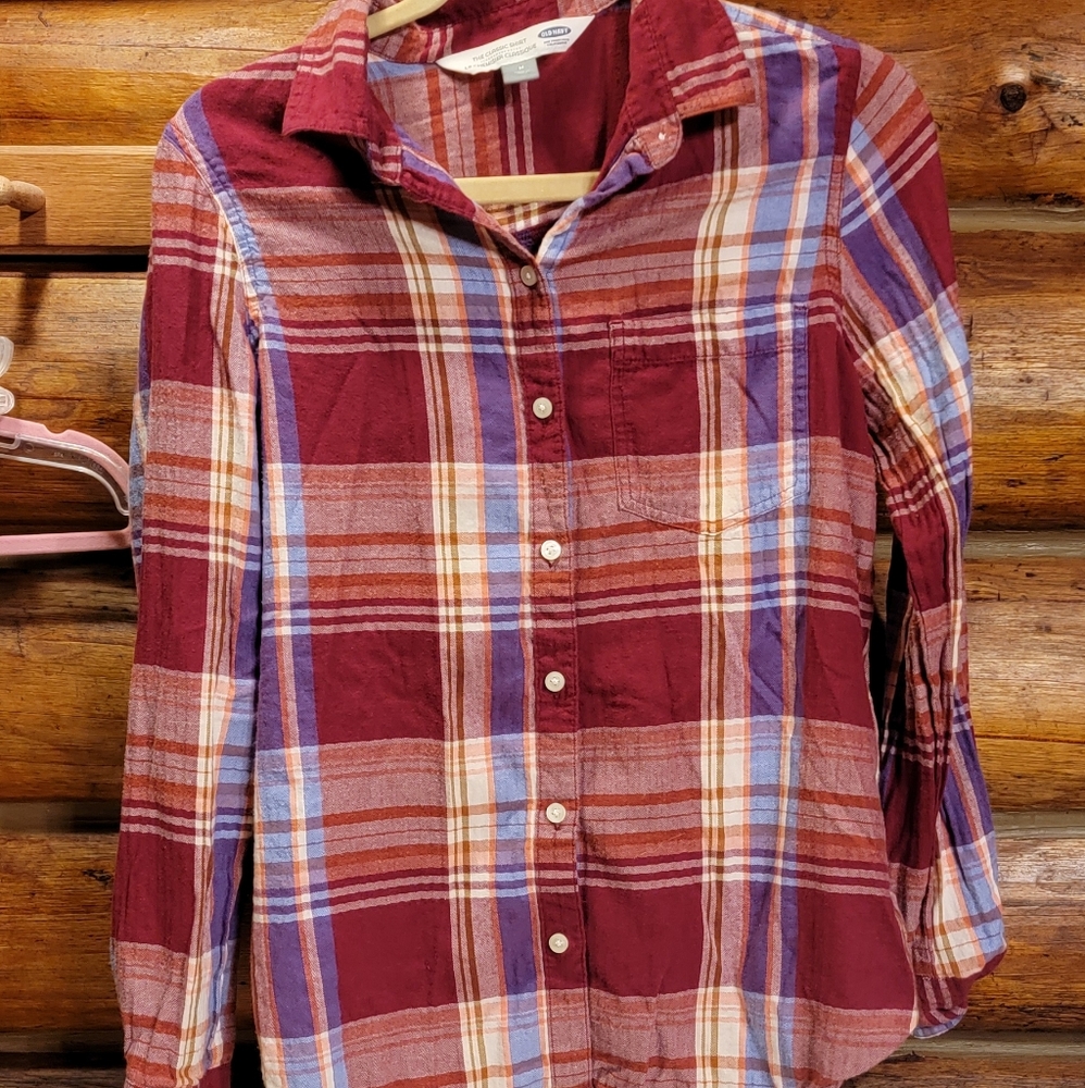 💙3/$25💙Old Navy sz m Plaid "The Classic shirt"